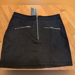 Divided (H&M) black moto-style miniskirt with pockets size 10